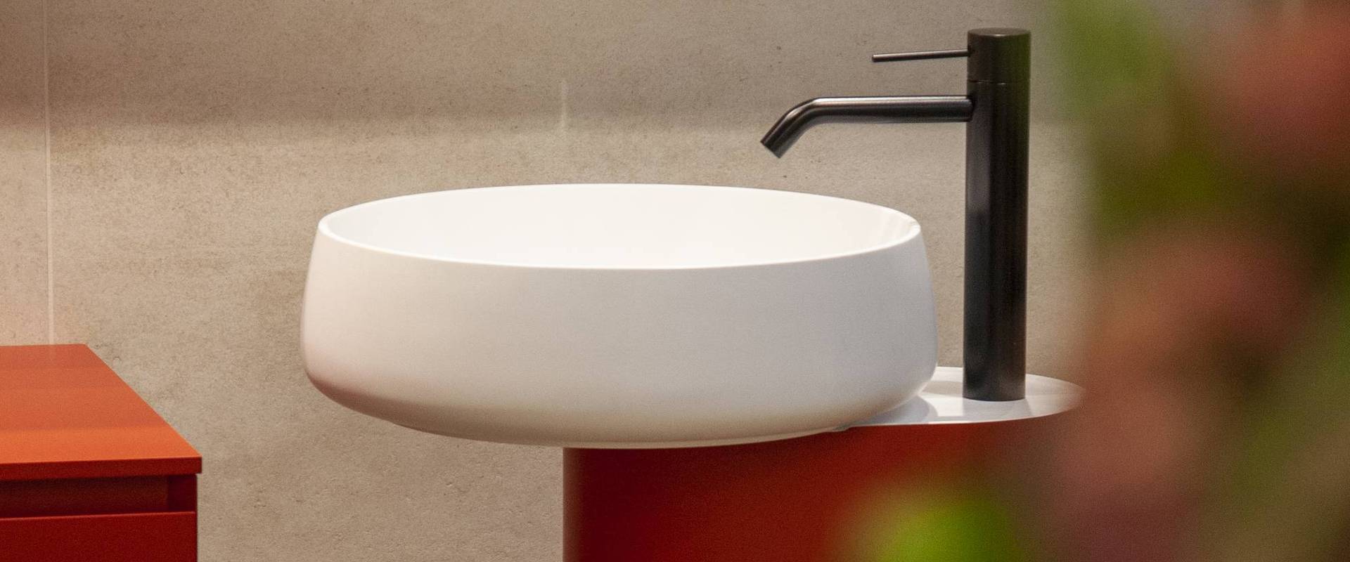 FX RUCH Bäderwelt Singen, Waldshut-Tiengen, Konstanz; Bäder, Fliesen, Outdoor-Fliesen, Indoor-Fliesen, Badewanne, Dusche, Wasser sparen, günstig heizen, Wasserverbrauch reduzieren, Badrenovierung, Renovierung, neues Bad, Wellness, 